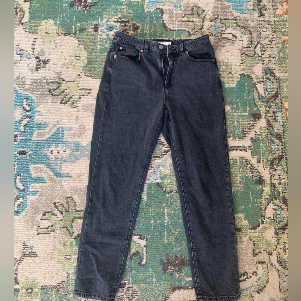 American Eagle mom jeans. Super comfy and great for everyday wear. - Picture 2 of 2